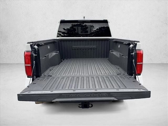Certified 2024 Toyota Tacoma SR5 AWD/4WD image 7
