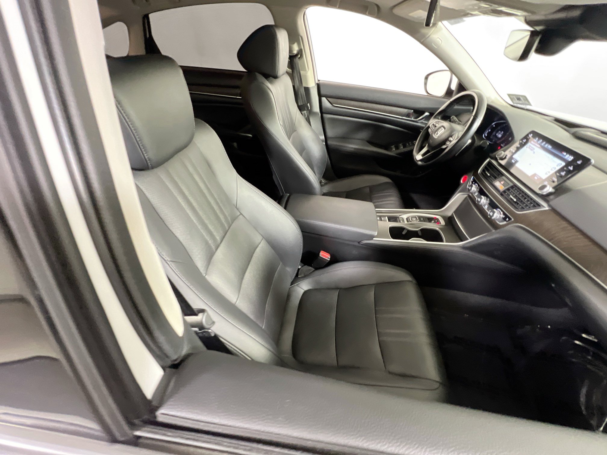Used 2021 Honda Accord Touring image 28