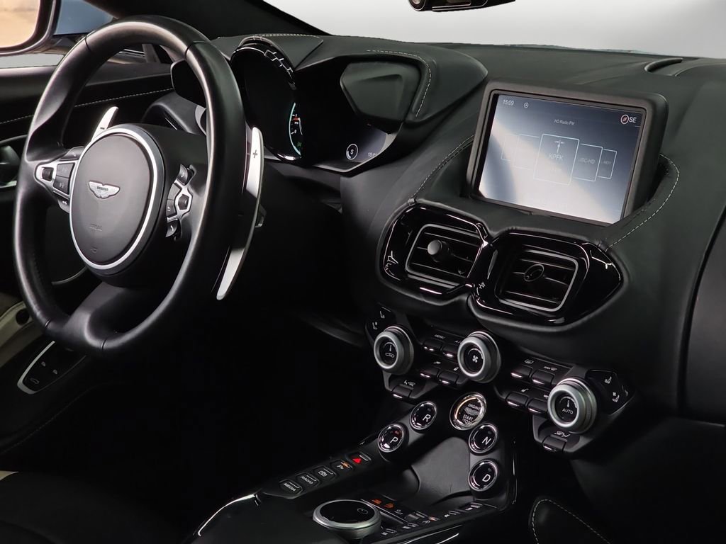 Used 2020 Aston Martin V8 Vantage Coupe image 21