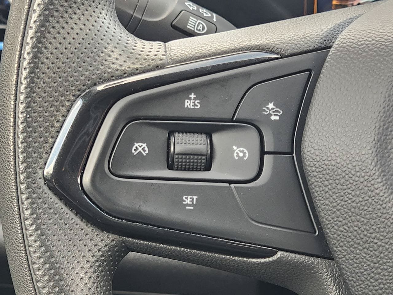 Used 2024 Chevrolet Trax LT FWD image 26