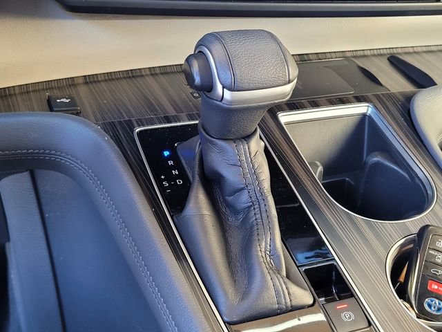 Certified 2021 Toyota Sienna Limited FWD image 23