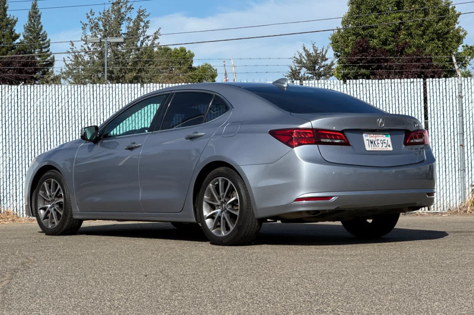 Used 2015 Acura TLX w/ Technology Package FWD image 5