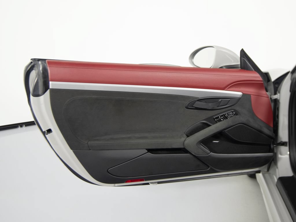 Certified 2021 Porsche 718 Boxster Spyder RWD image 18