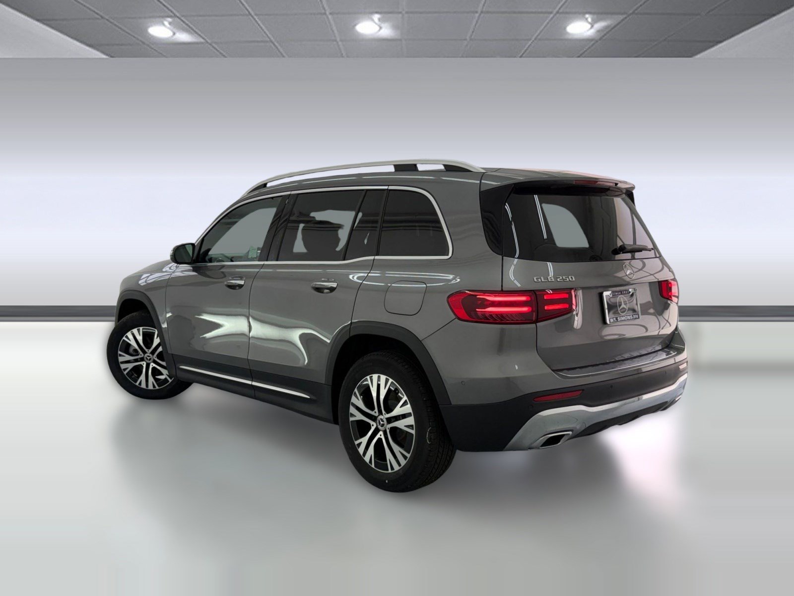 New 2025 Mercedes-Benz GLB 250 4MATIC image 3