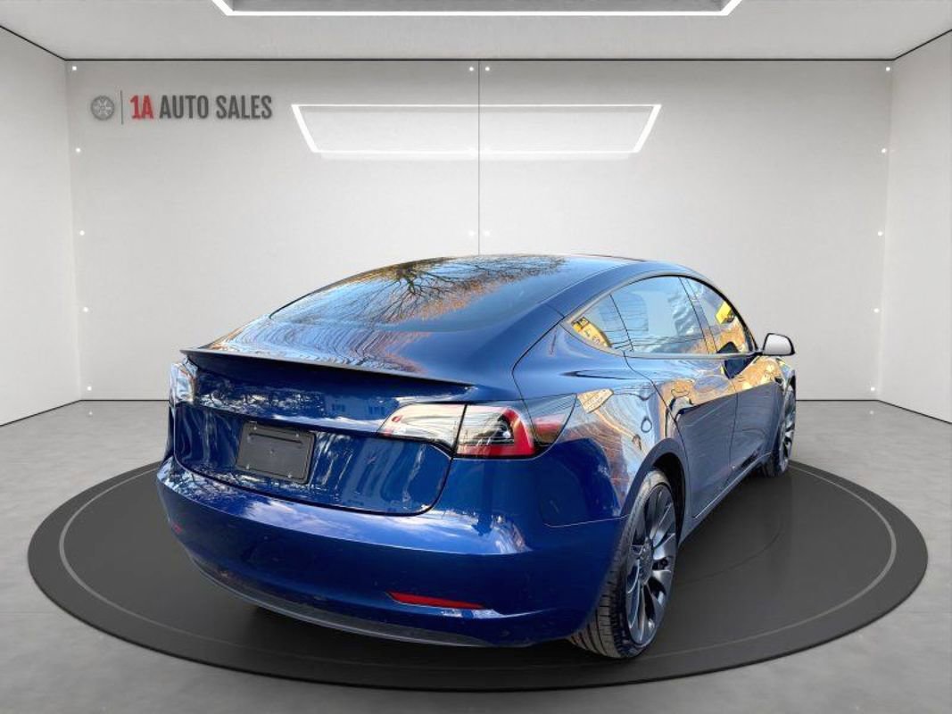Used 2023 Tesla Model 3 Performance image 5