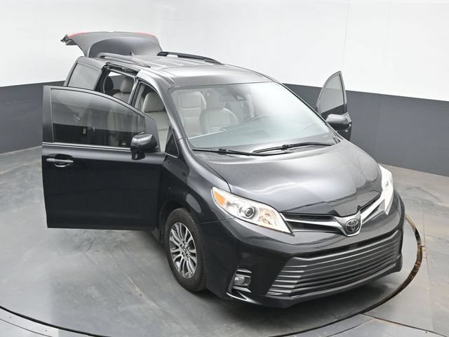 Used 2020 Toyota Sienna XLE FWD image 50