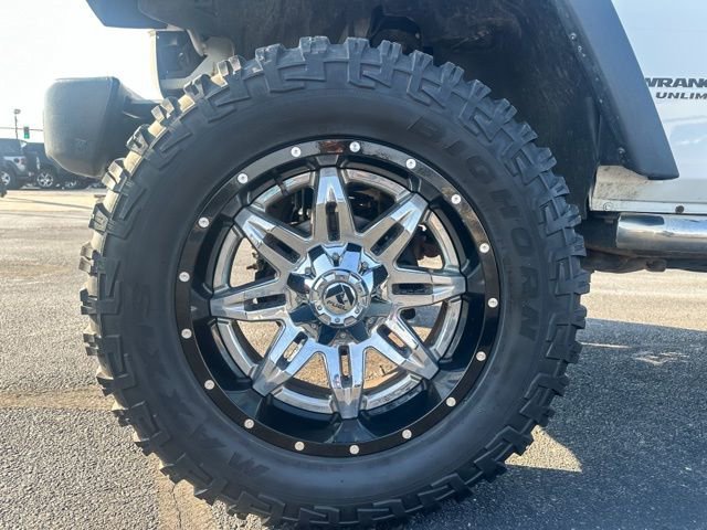 Used 2015 Jeep Wrangler Unlimited Rubicon image 12