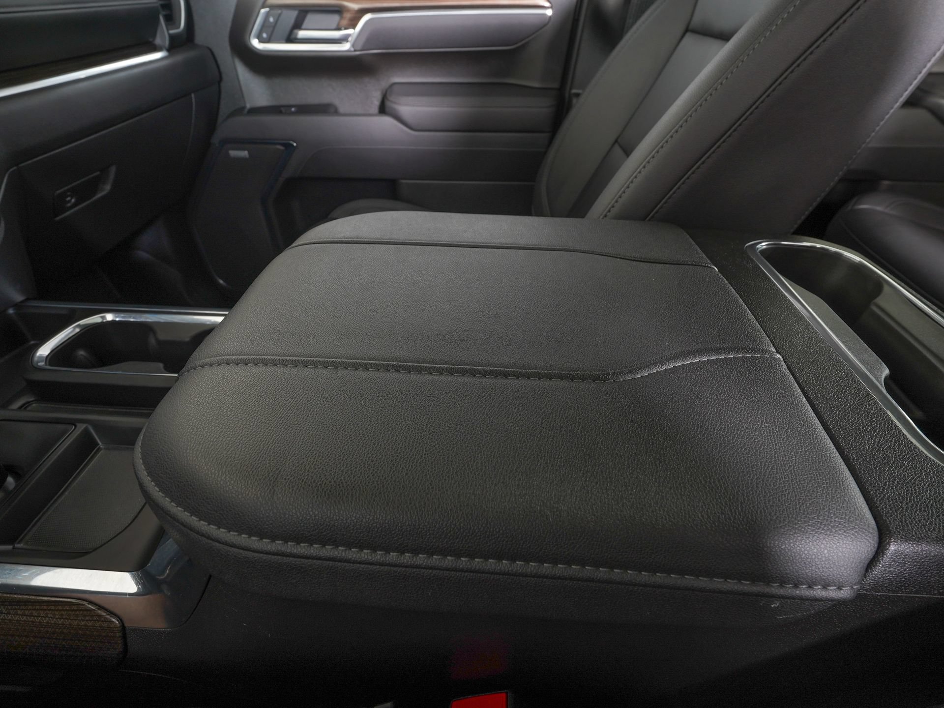 Used 2025 Chevrolet Silverado 1500 LT Trail Boss w/ Convenience Package II AWD/4WD image 27