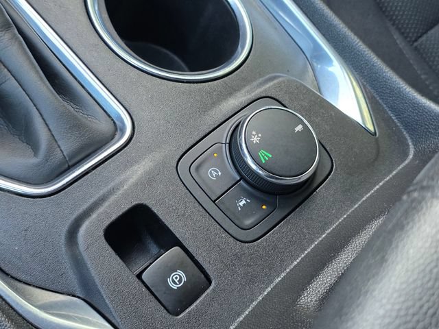 Used 2023 Chevrolet Traverse LT FWD image 32