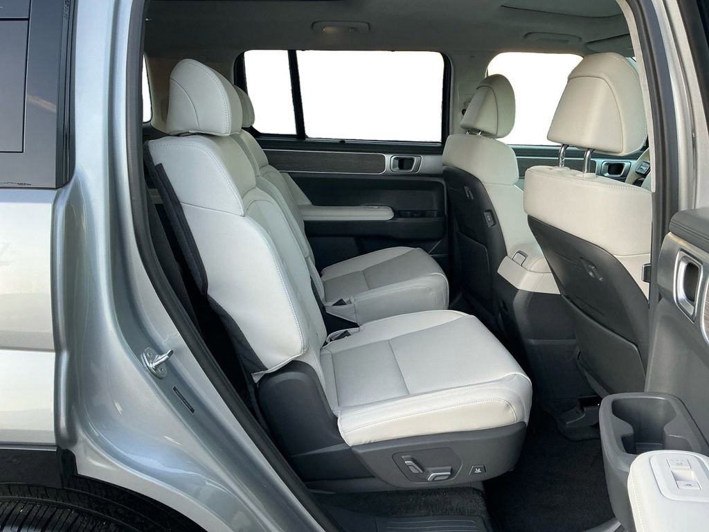 Used 2024 Hyundai Santa Fe Calligraphy image 23