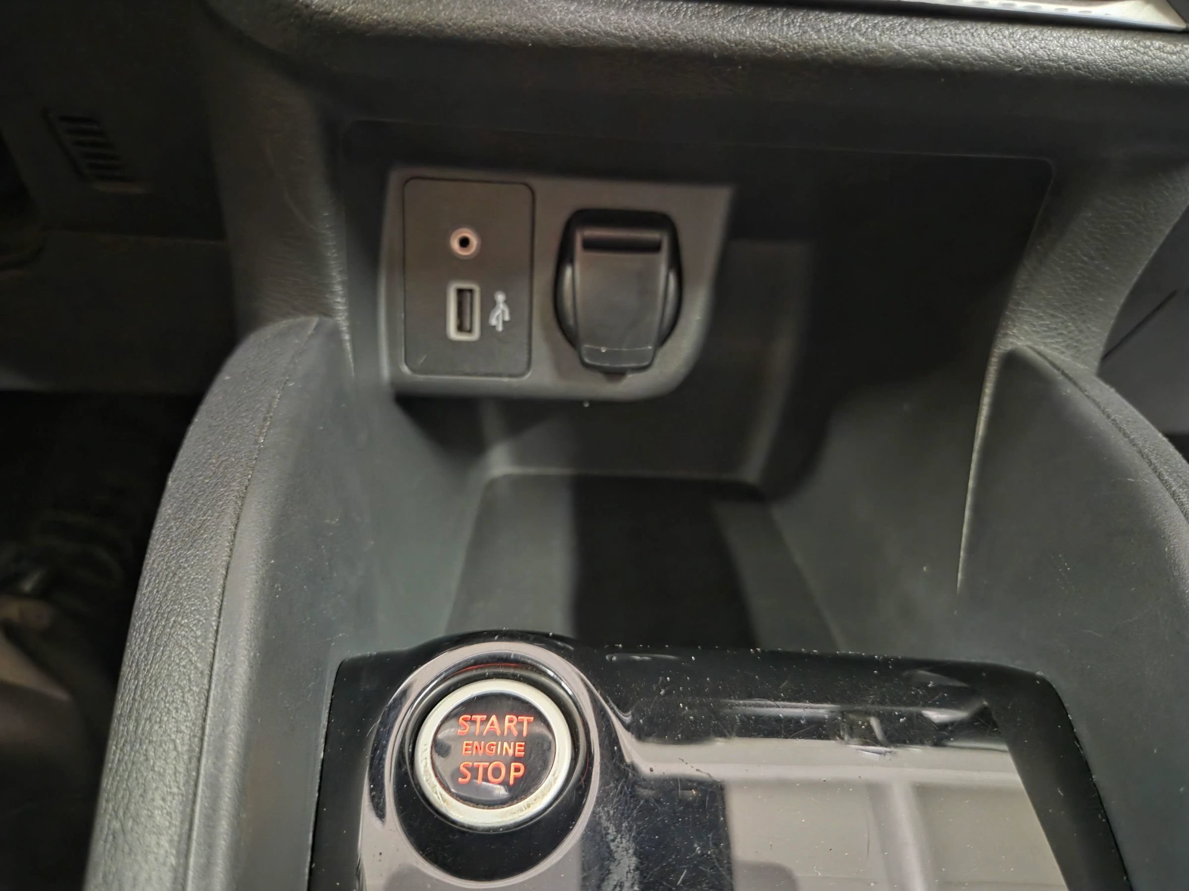 Used 2020 Nissan Versa S FWD image 24
