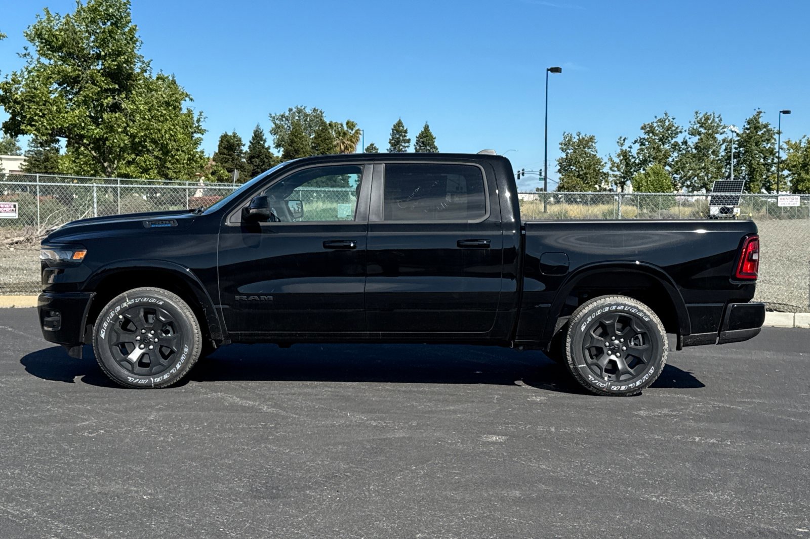 New 2026 RAM 1500 4x4 Crew Cab image 6