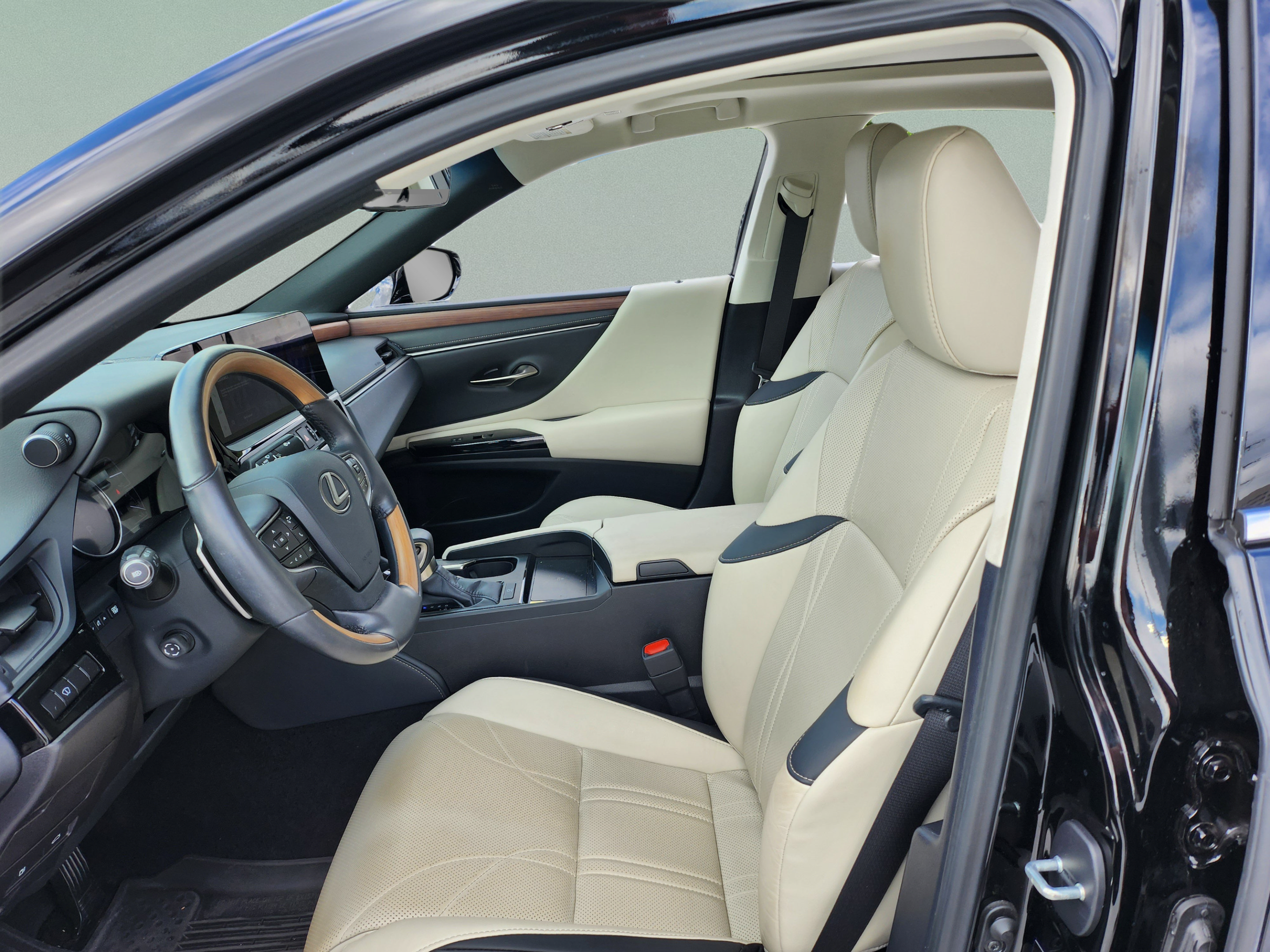 Certified 2024 Lexus ES 350 w/ Technology Package FWD image 12