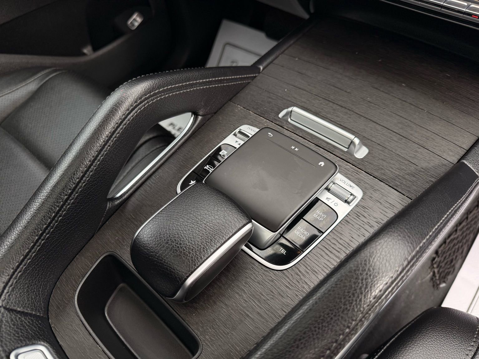 Used 2020 Mercedes-Benz GLE 350 4MATIC w/ Premium Package image 22