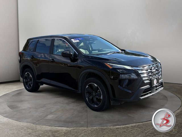 Used 2025 Nissan Rogue SV AWD/4WD image 1