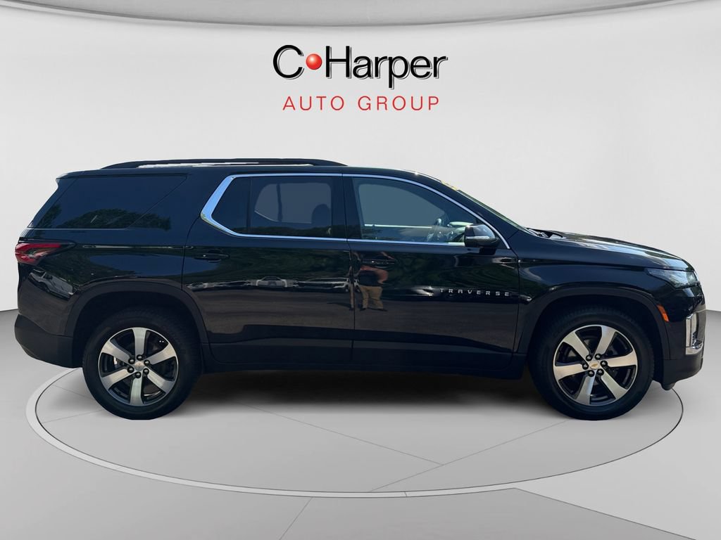 Used 2023 Chevrolet Traverse LT w/ LT Premium Package AWD/4WD image 2
