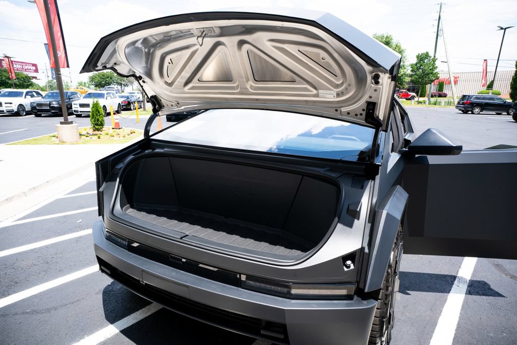 Used 2024 Tesla Cybertruck AWD Crew Cab image 45
