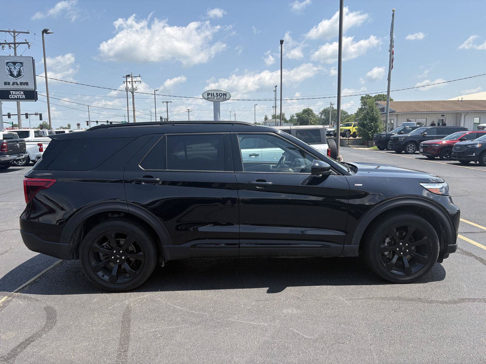 Used 2023 Ford Explorer ST-Line w/ Class IV Trailer Tow Package AWD/4WD image 30
