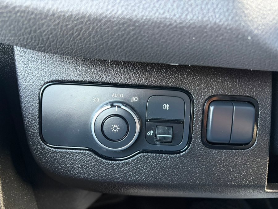 Used 2023 Mercedes-Benz Sprinter 2500 image 24