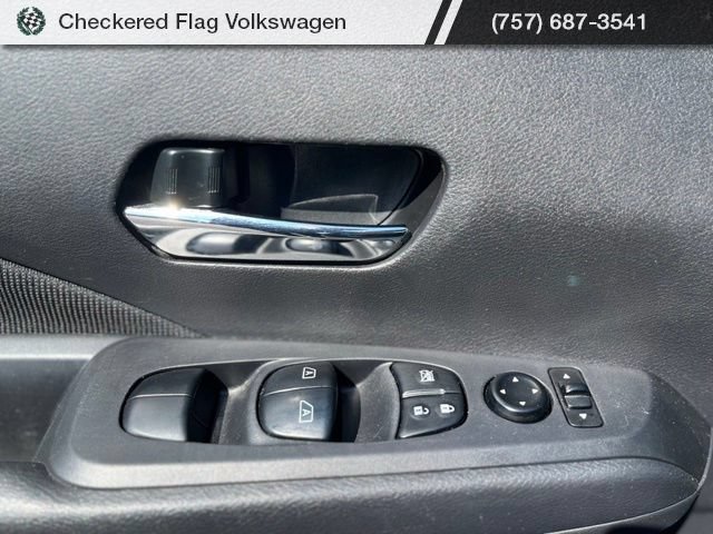 Used 2024 Nissan Kicks SV FWD image 14