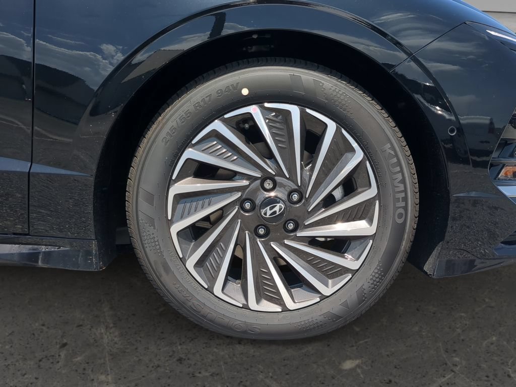New 2025 Hyundai Sonata Limited FWD image 14