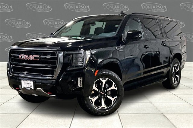 Used 2023 GMC Yukon XL AT4 image 3