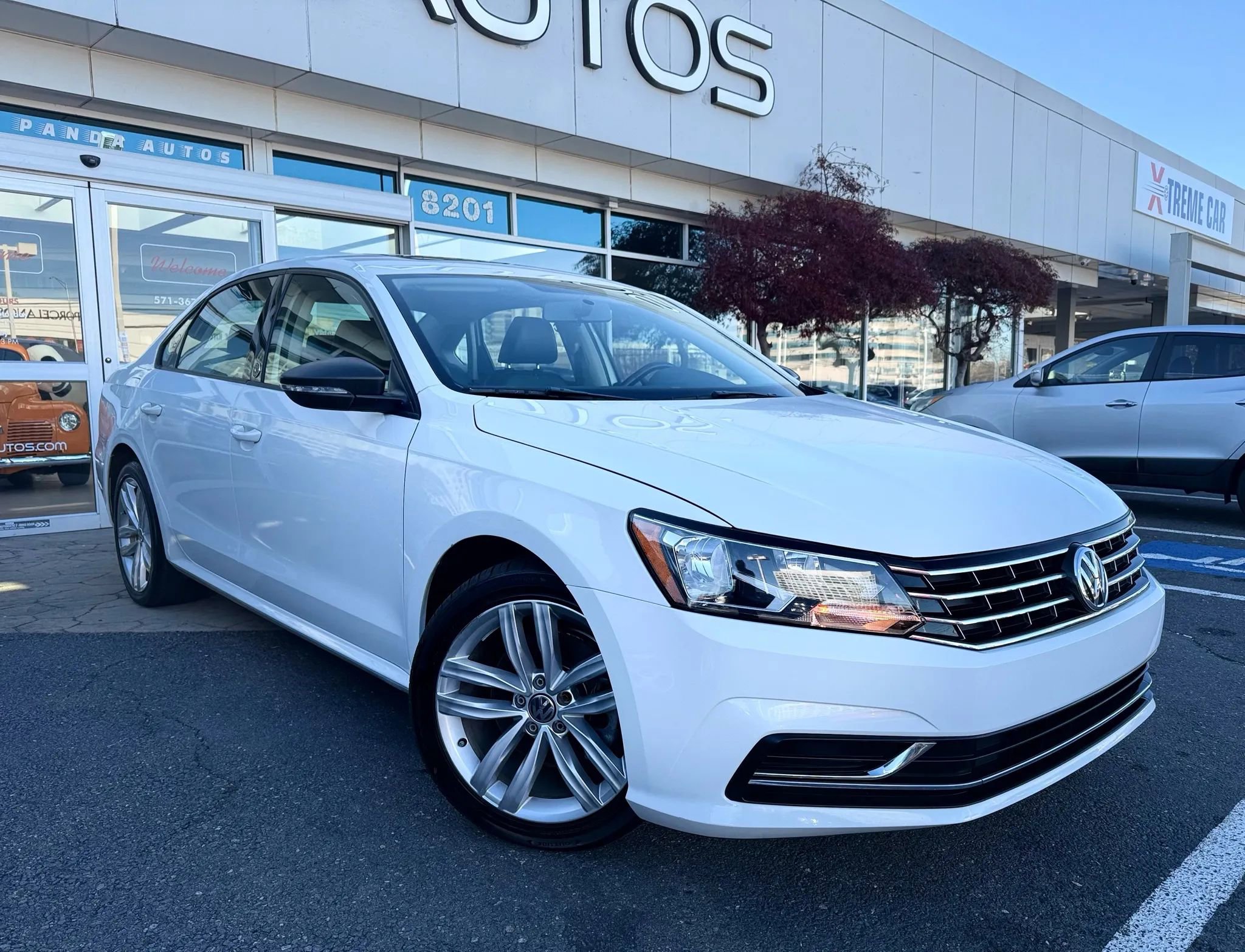 Used 2019 Volkswagen Passat 2.0T Wolfsburg w/ Wheels & Sunroof Package image 1
