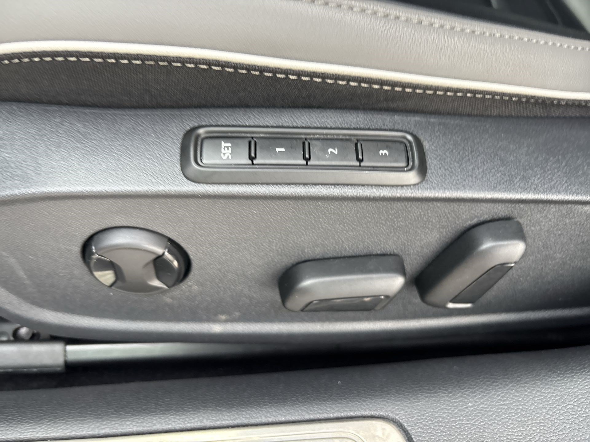 Used 2022 Volkswagen Arteon SEL AWD/4WD image 14