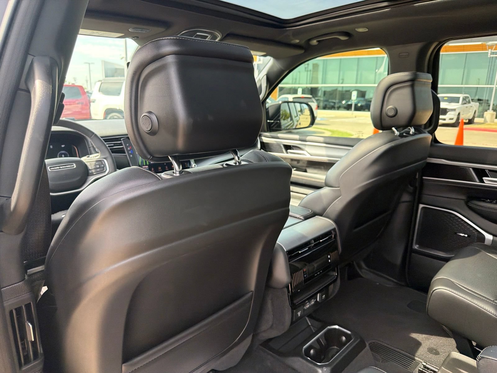 New 2026 Jeep Grand Wagoneer 4WD w/ Premium Group I image 16