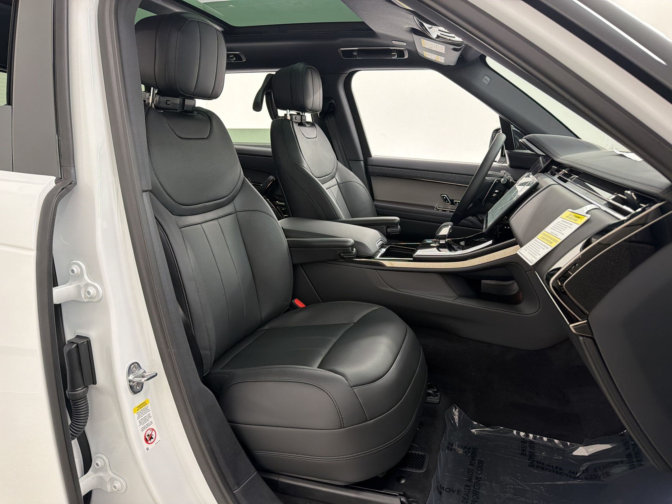 New 2026 Land Rover Range Rover Sport SE AWD/4WD image 23