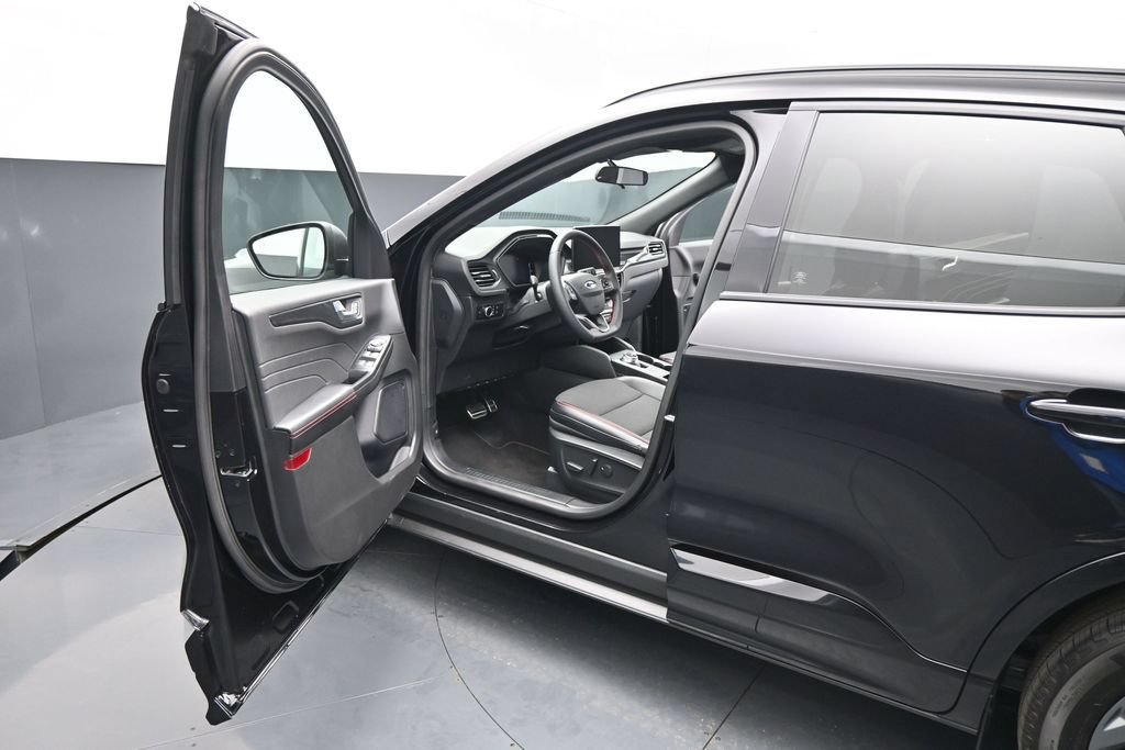 Certified 2023 Ford Escape ST-Line w/ Tech Pack #1 FWD image 8