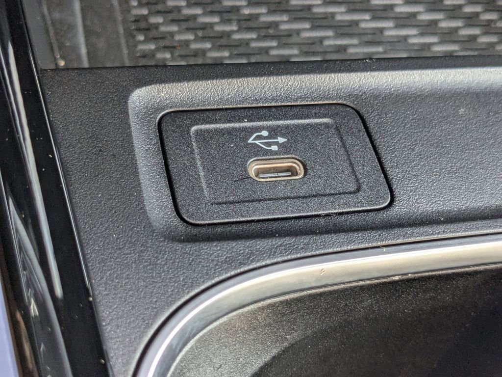 Used 2025 Mercedes-Benz GLA 250 image 9