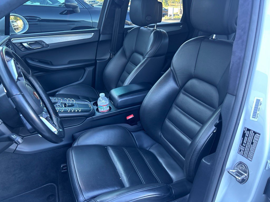 Used 2020 Porsche Macan Turbo AWD/4WD image 15
