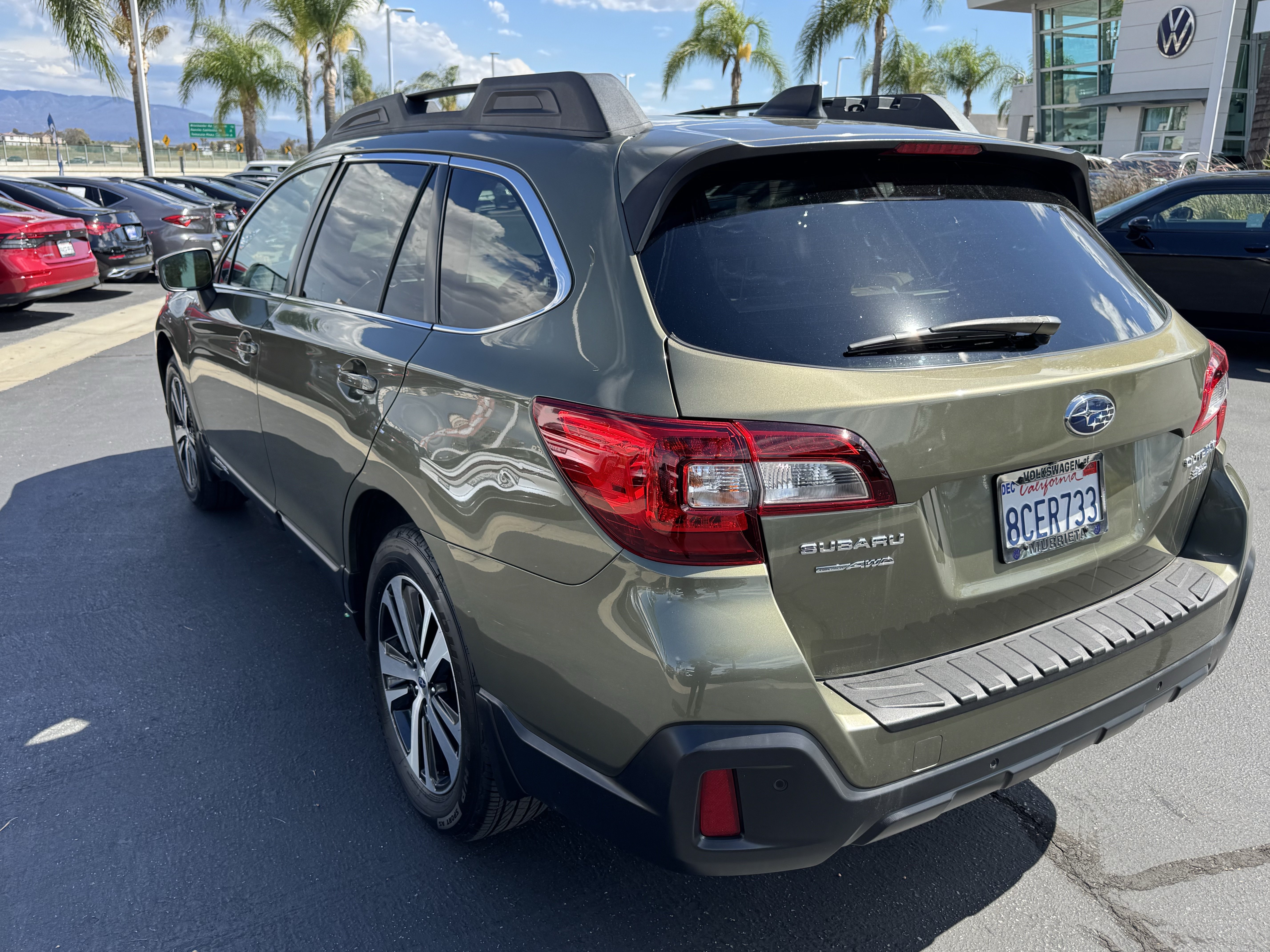 Used 2018 Subaru Outback 3.6R Limited AWD/4WD image 7