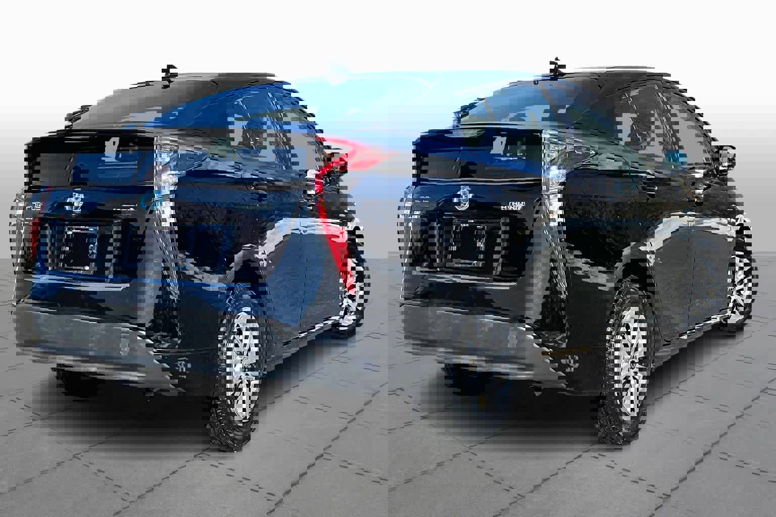 Used 2016 Toyota Prius Four image 14