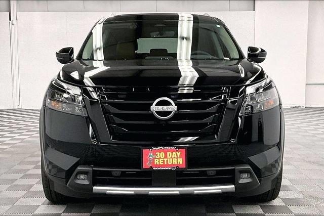 New 2025 Nissan Pathfinder Platinum w/ Lighting Package (N93) AWD/4WD image 15