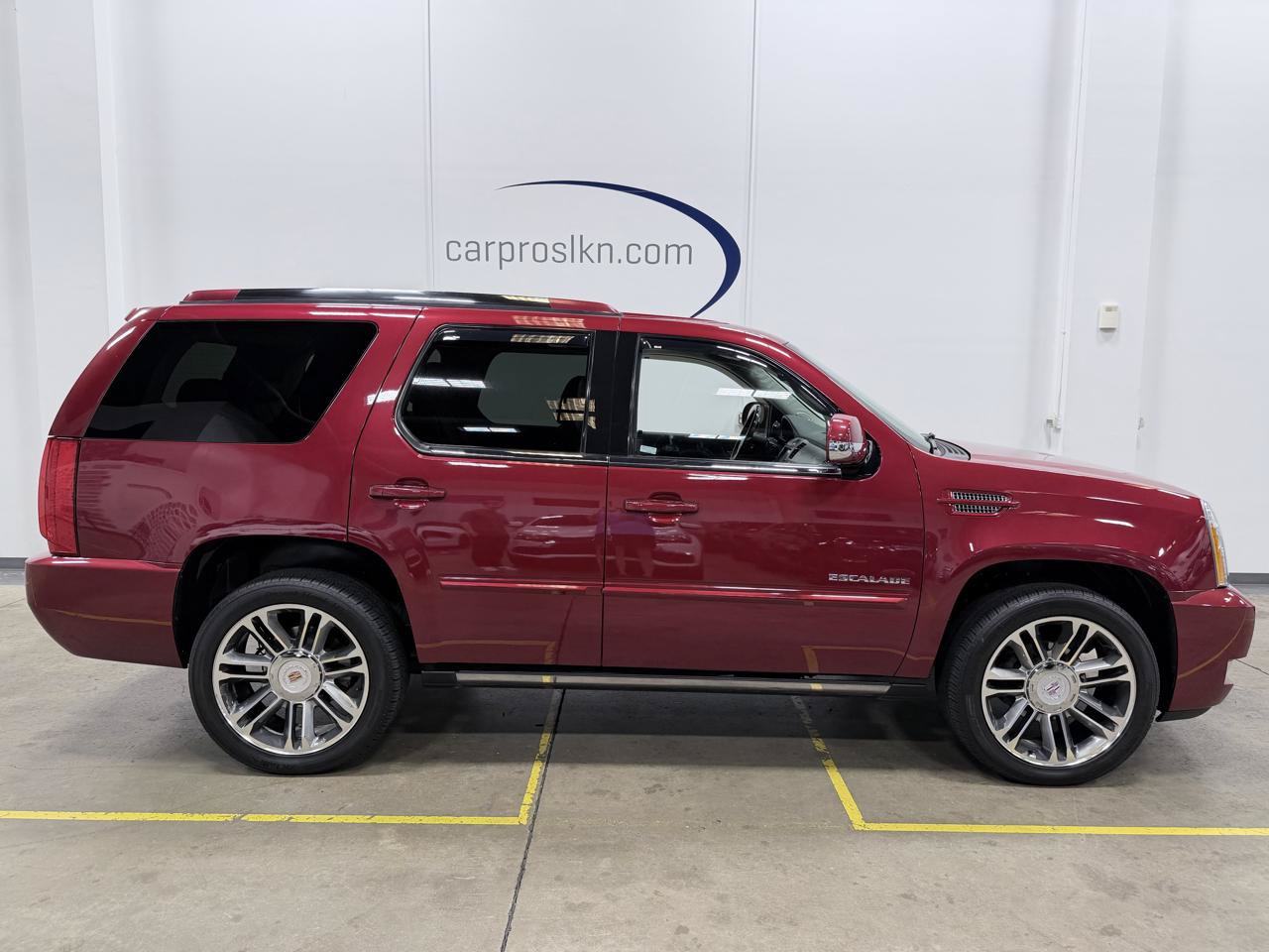 Used 2013 Cadillac Escalade Premium AWD/4WD image 8