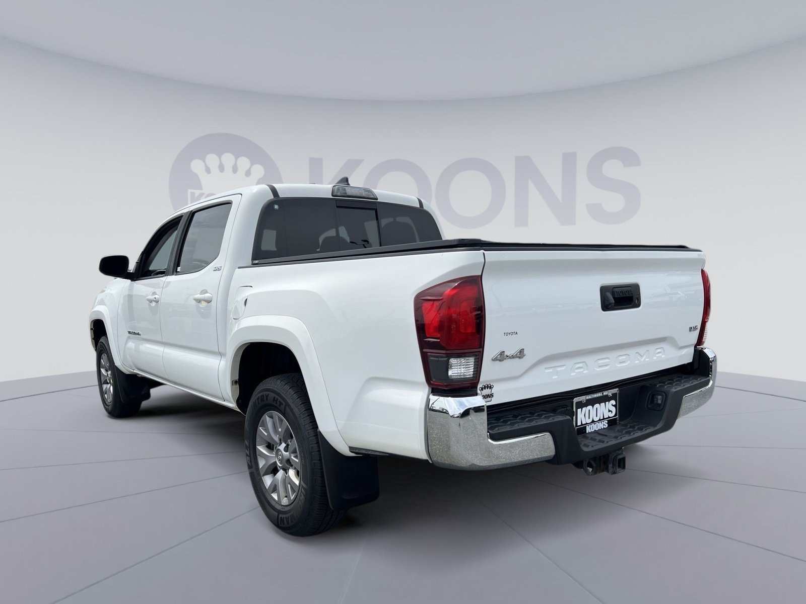 Used 2019 Toyota Tacoma SR5 AWD/4WD image 4