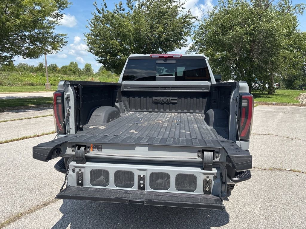 Used 2025 GMC Sierra 2500 AT4 image 40