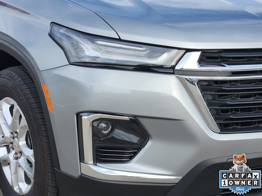 Used 2023 Chevrolet Traverse LS image 12