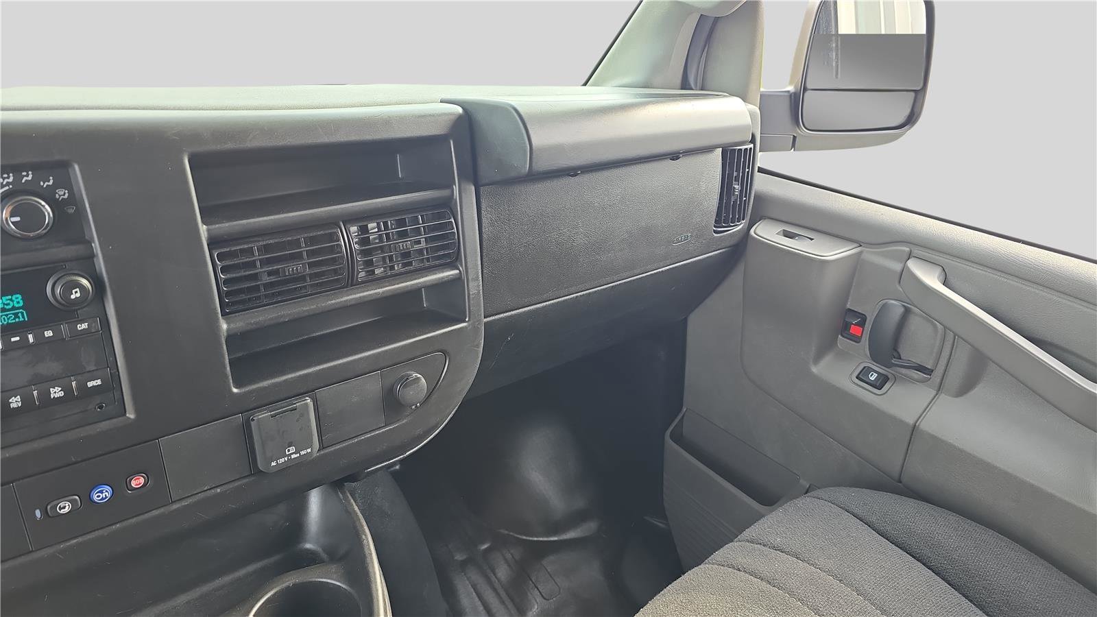 Used 2024 GMC Savana 2500 w/ Driver Convenience Package image 15