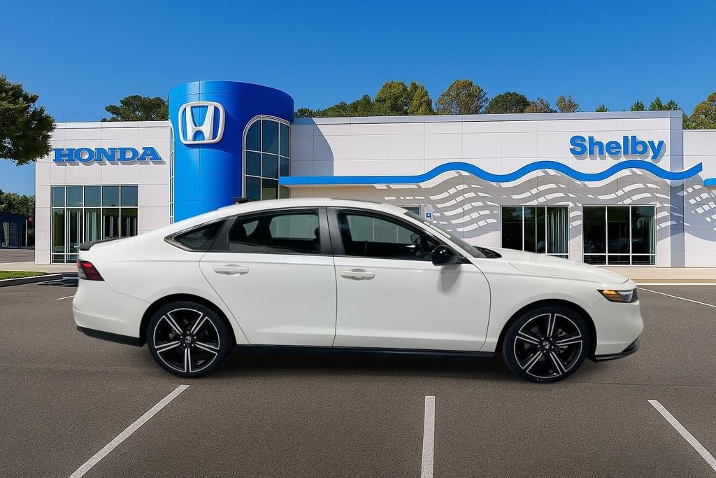 Used 2024 Honda Accord Sport image 9