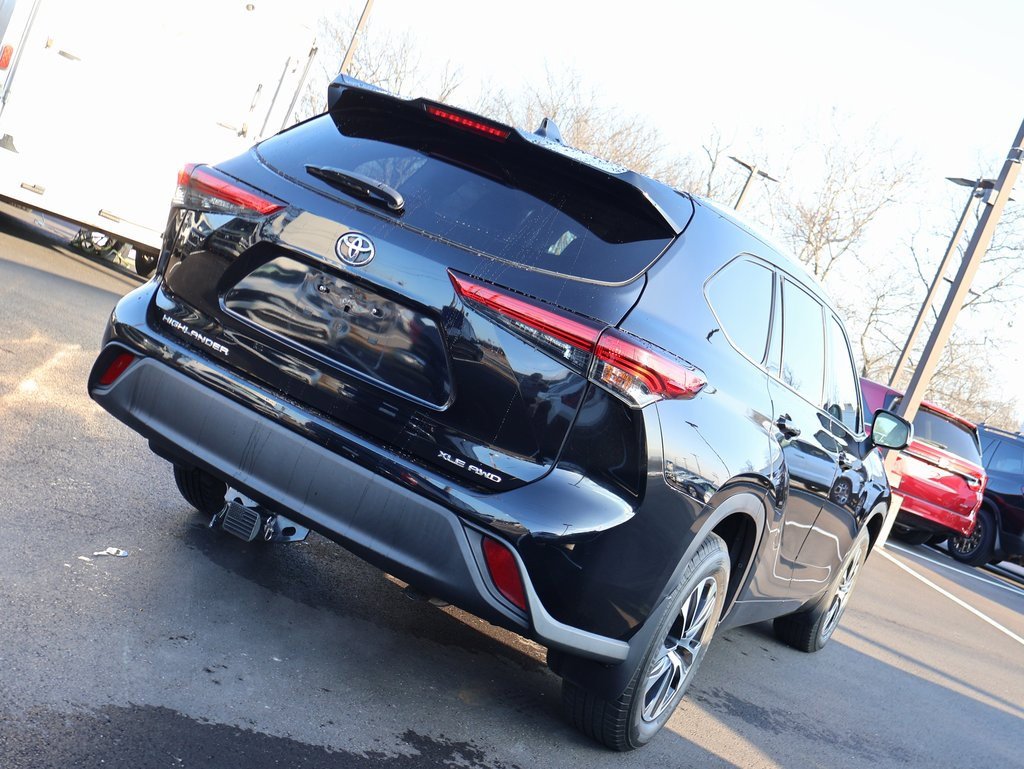 Used 2020 Toyota Highlander XLE image 7