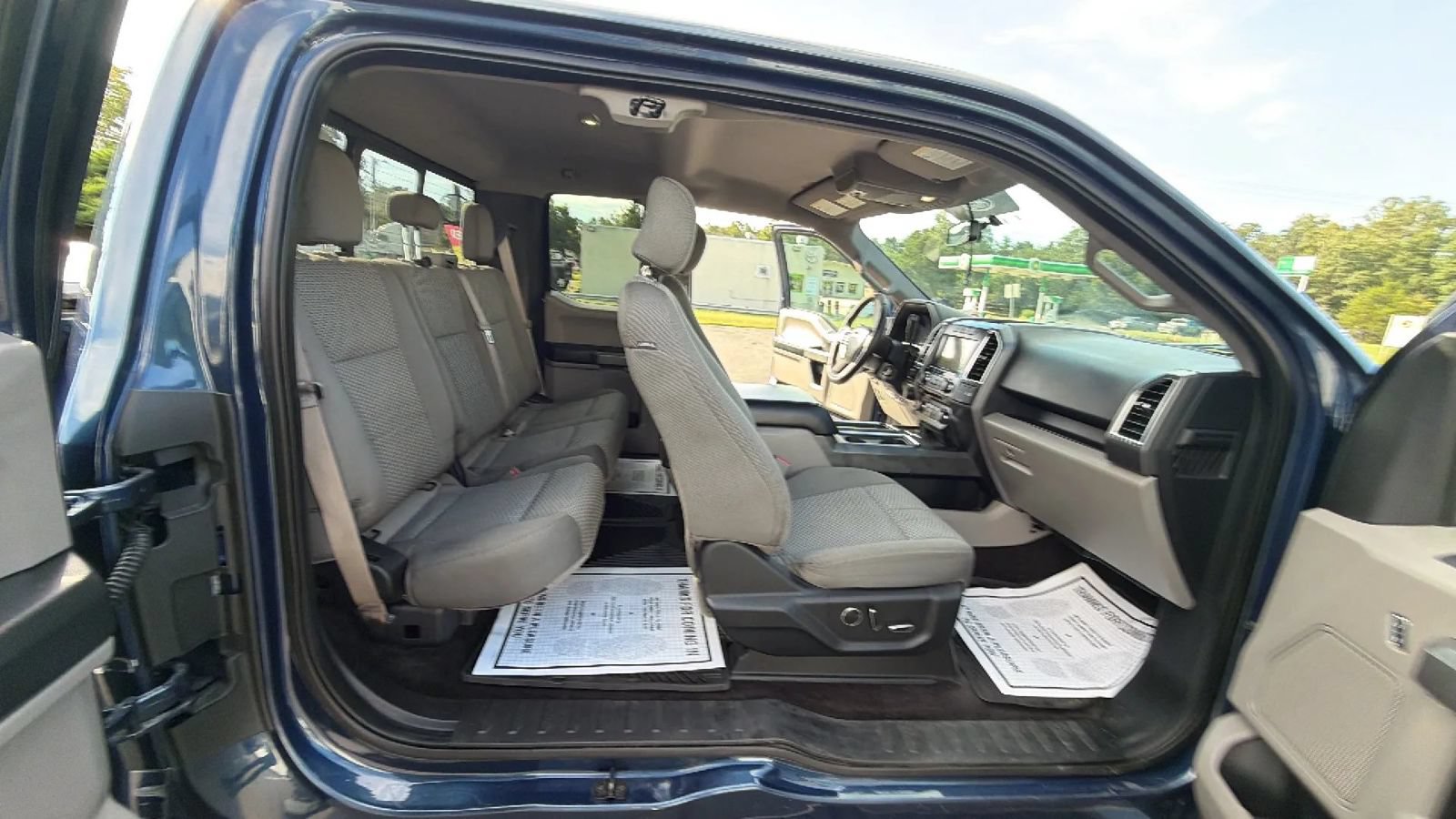 Used 2016 Ford F150 XLT w/ Equipment Group 302A Luxury AWD/4WD image 34