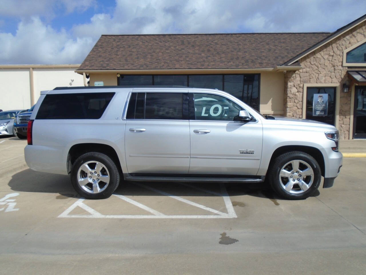 Used 2015 Chevrolet Suburban LT w/ Texas Edition RWD image 5