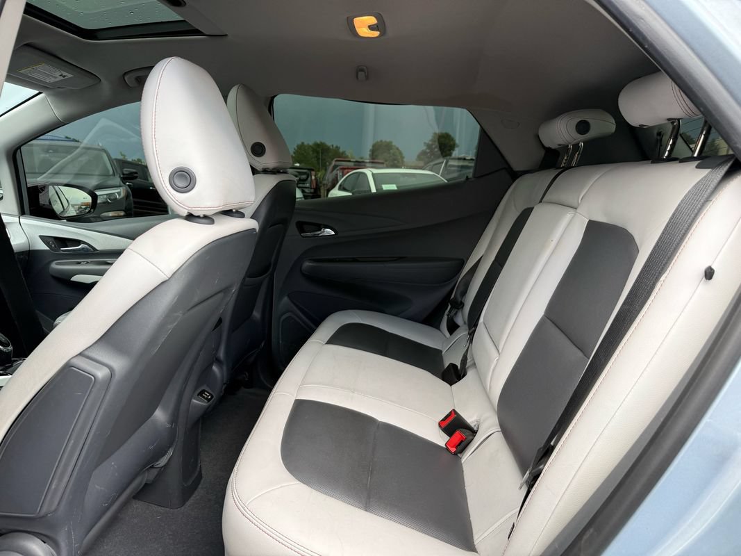 Used 2018 Chevrolet Bolt Premier w/ Driver Confidence II Package FWD image 19