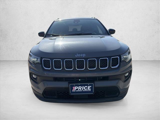 Used 2024 Jeep Compass Latitude AWD/4WD image 8