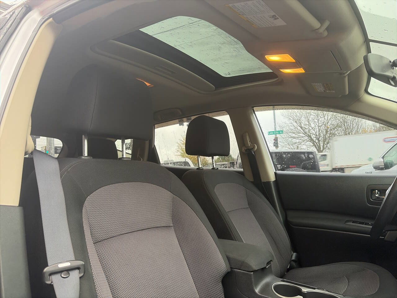 Used 2013 Nissan Rogue SV w/ Premium Pkg image 15