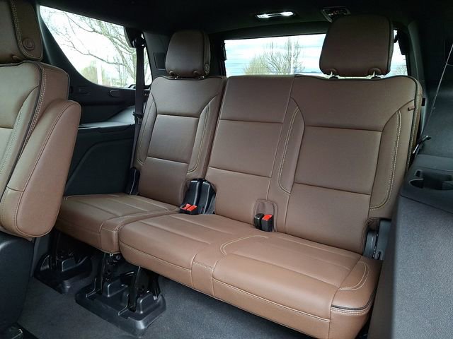 Used 2025 Chevrolet Tahoe High Country AWD/4WD image 18