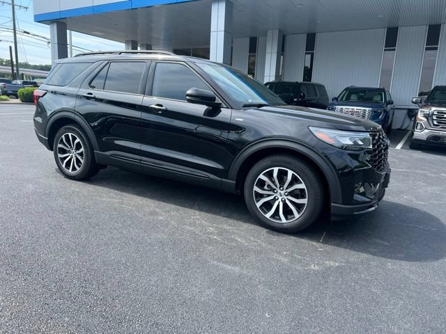 Used 2025 Ford Explorer ST-Line RWD image 2